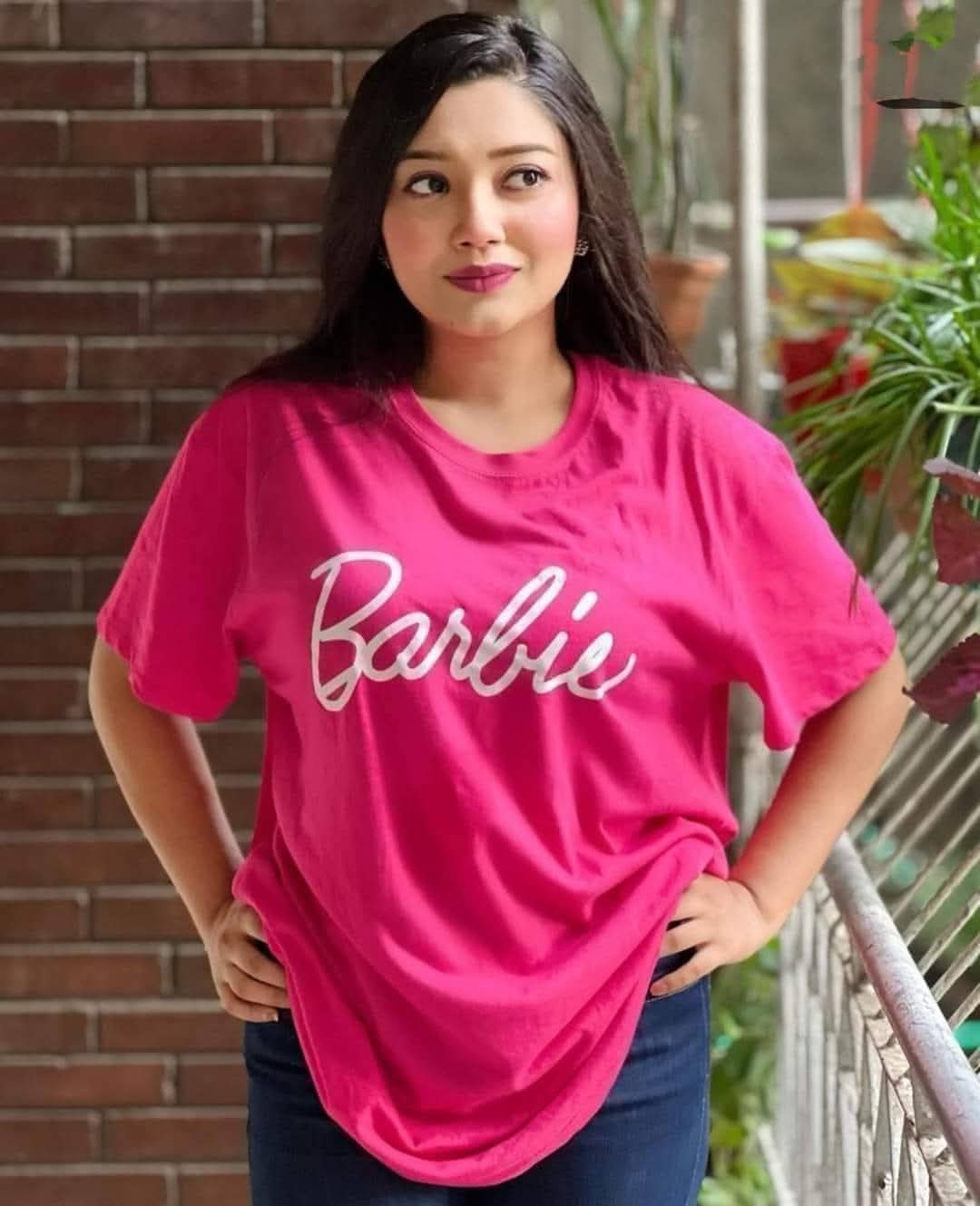 Ladies 𝗗𝗿𝗼𝗽 𝗦𝗵𝗼𝘂𝗹𝗱𝗲𝗿 𝗧-𝗦𝗵𝗶𝗿𝘁